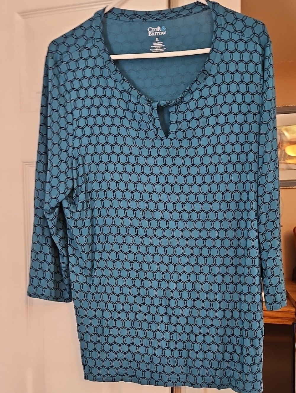 Croft & Barrow Blue Geometric Keyhole Neck Women's Top